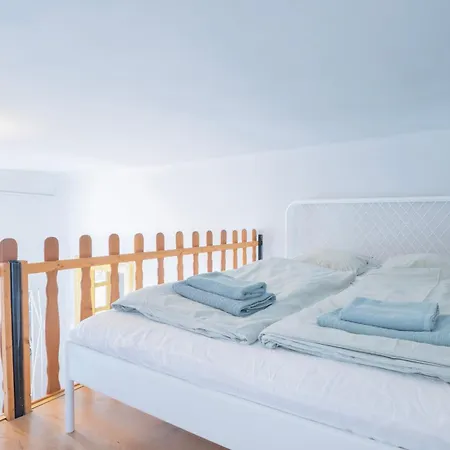 Klau10 In Party District.