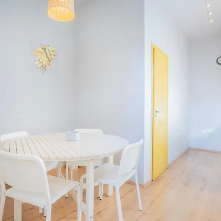 Klau10 In Party District. * Budapešť