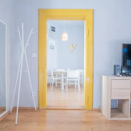 Klau10 In Party District. * Budapešť