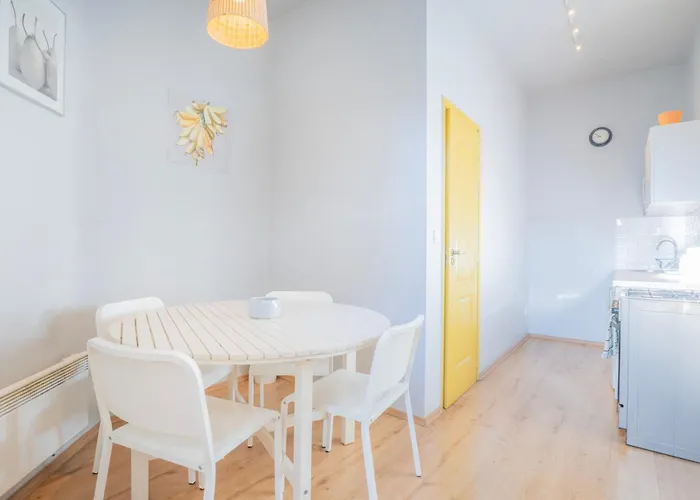 Klau10 In Party District. * Budapeszt