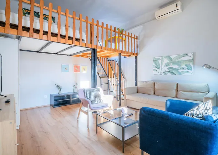 Klau10 In Party District. *