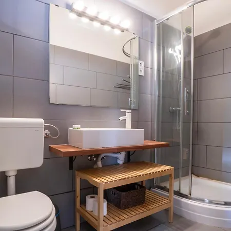Apartman Klau10 In Party District.